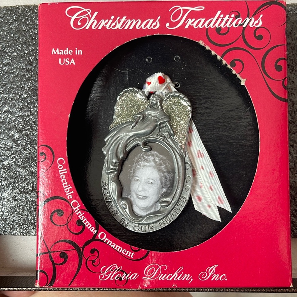 🐸 Gloria Duchin “Always in our Hearts” Photo Ornament - NIB